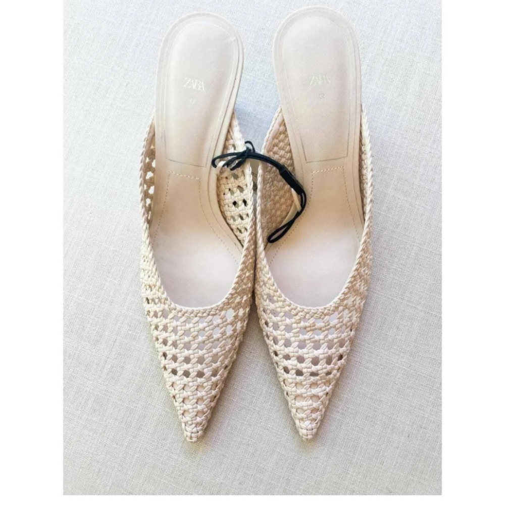 ✨ NWT! Zara Pointed Toe Slip On Mule heels!
